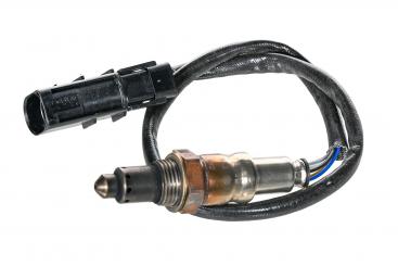 Oxygen sensor upstream of catalytic converter 
