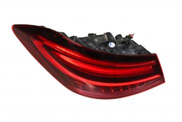Left rear lamp 