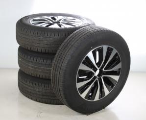 Wheel and tire assemblies set 17 - inch aluminum CONTINENTAL CLA-Class 118 