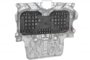 Center underride guard lower soundproofing engine cover 