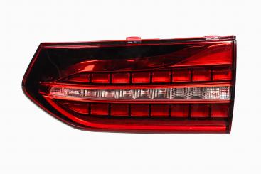 Right trunk lid rear lamp