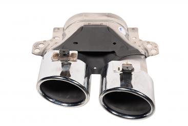 Left tailpipe trim