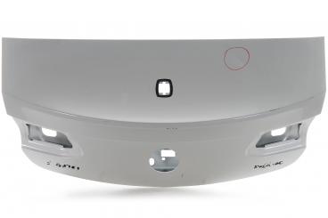 Trunk lid with hole for antenna 
