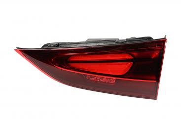 Right trunk lid rear lamp