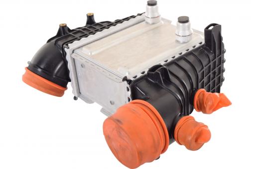 Right charge air cooler