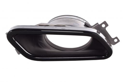 Right tailpipe trim panel