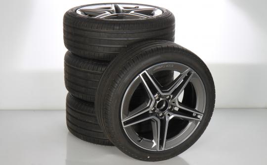 Summer Wheel and Tire Package Alloy 19 Inch with Pirelli Tires for CLS 257, Original Mercedes-AMG