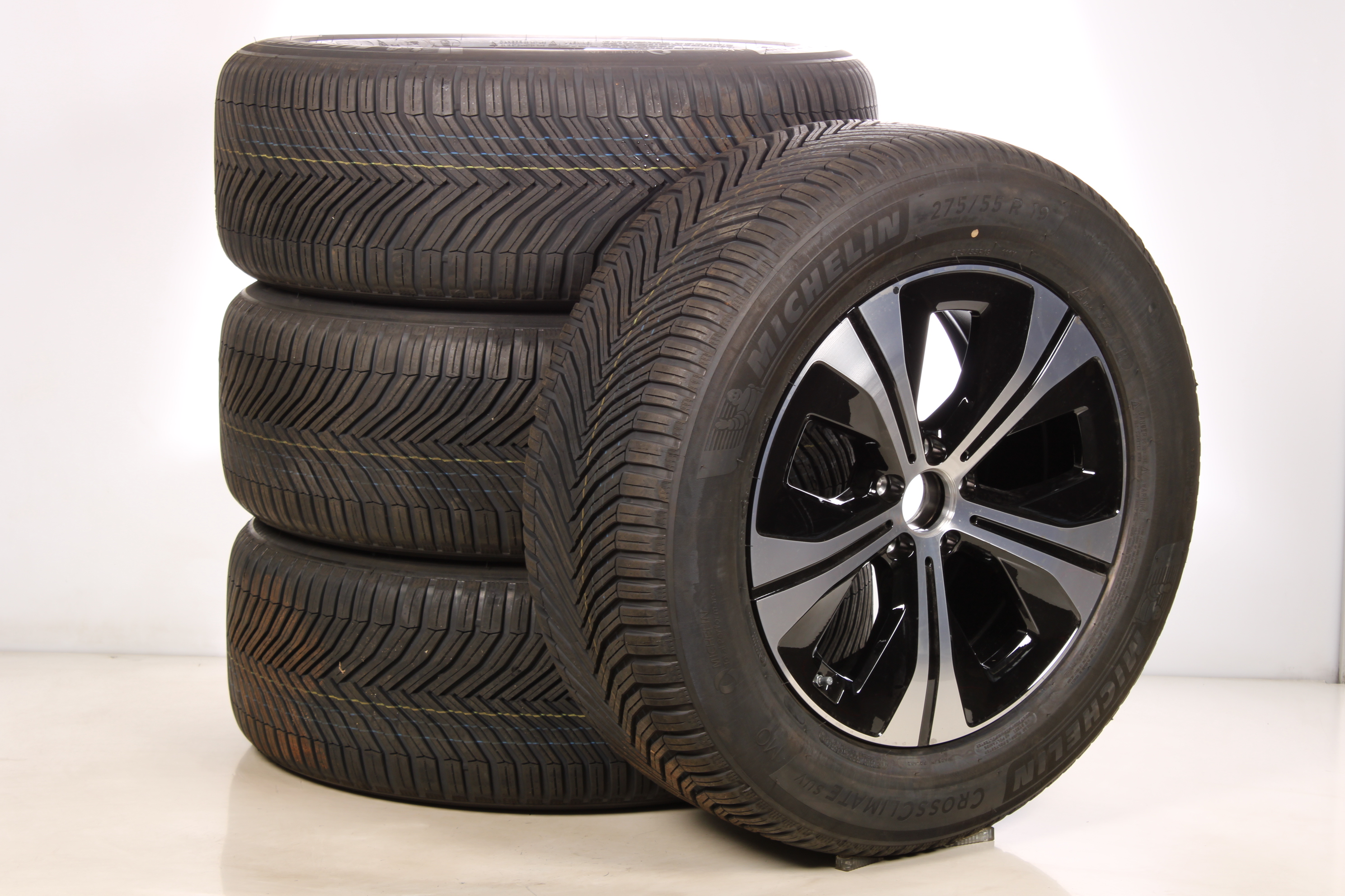 Mercedes-Benz Used Parts | Winter Wheel and Tire Package Alloy 19